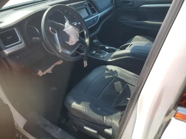 2019 TOYOTA HIGHLANDER LE  
