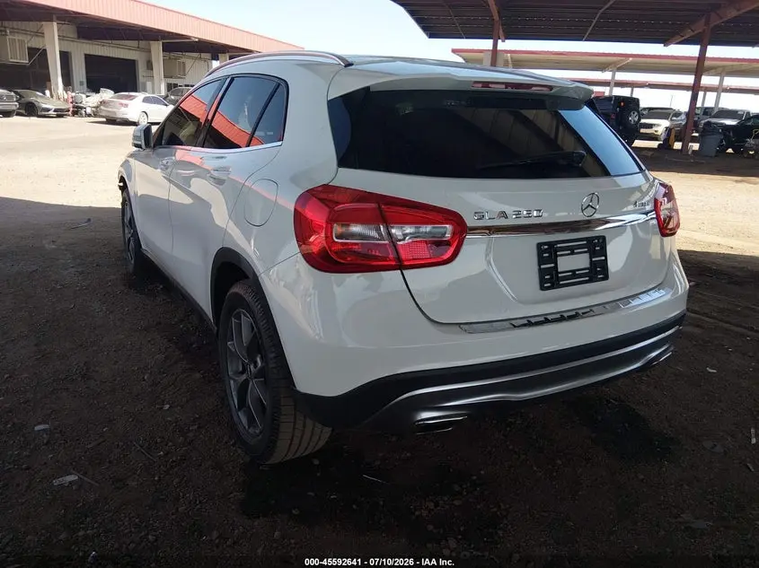 2015 MERCEDES-BENZ GLA 250 4MATIC