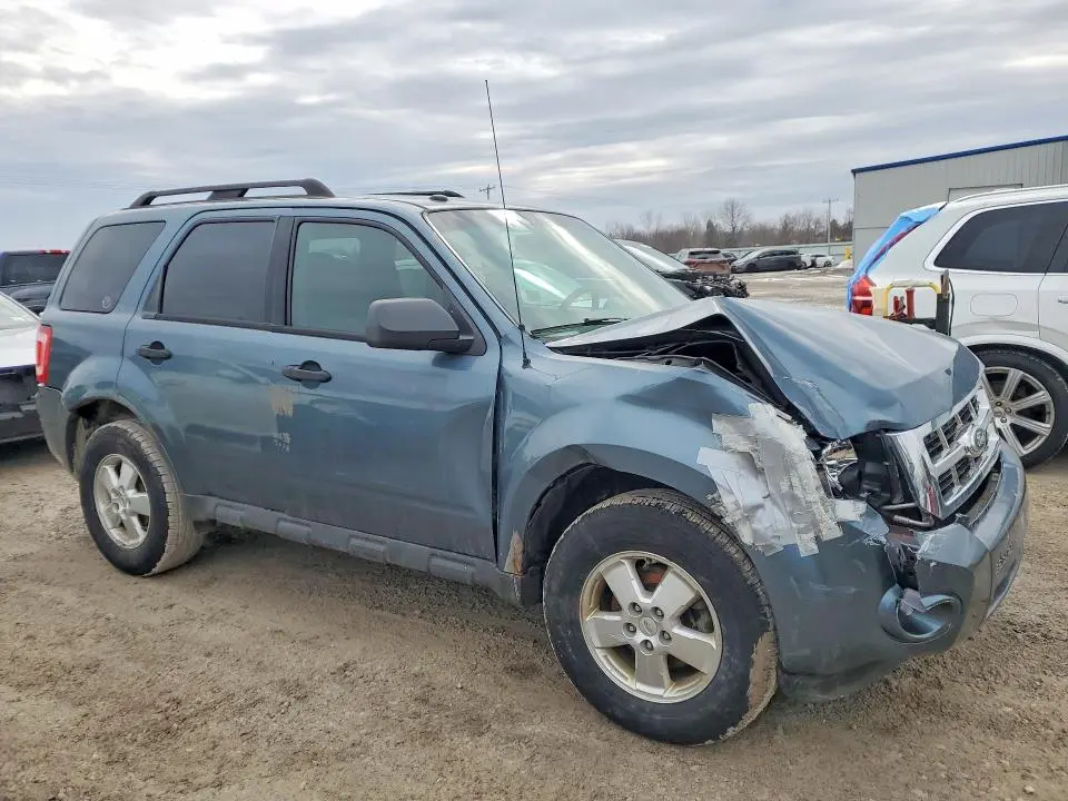 2011 FORD ESCAPE XLT  