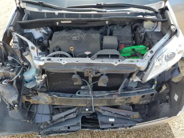 2018 TOYOTA SIENNA L  
