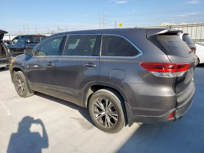 2018 TOYOTA HIGHLANDER LE  