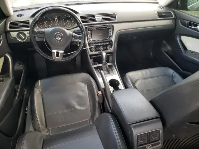 2015 VOLKSWAGEN PASSAT SE  