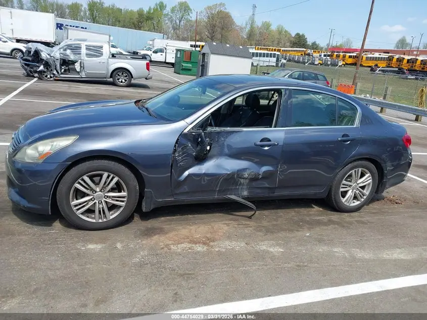 2012 INFINITI G37 JOURNEY