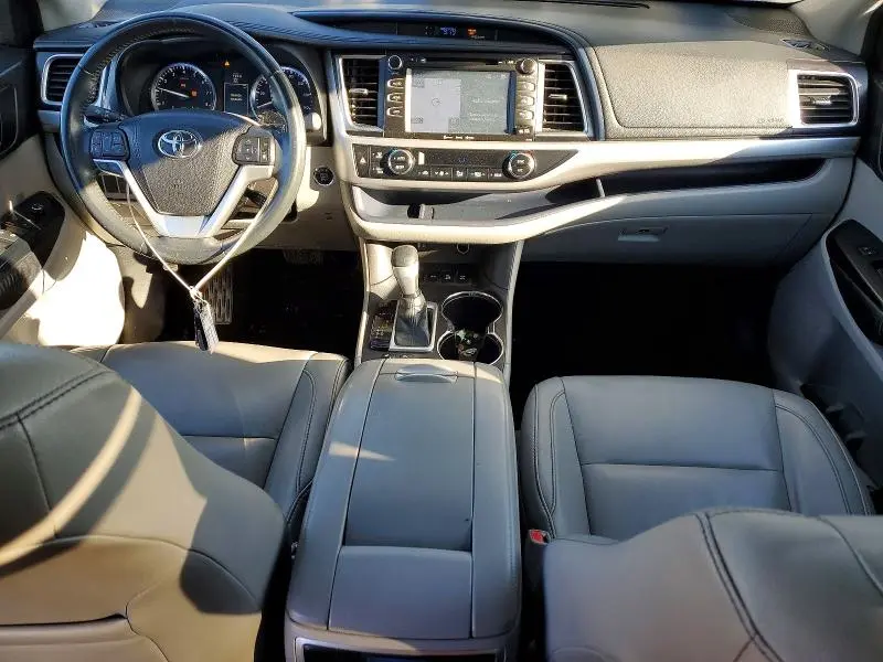 2016 TOYOTA HIGHLANDER XLE  