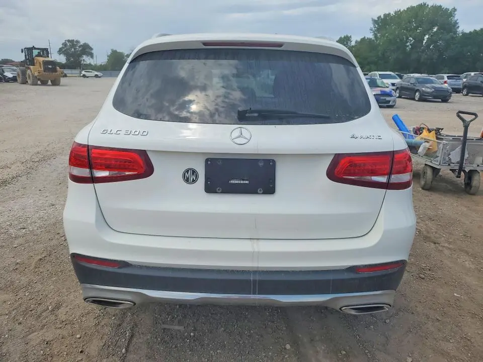 2016 MERCEDES-BENZ GLC 300 4MATIC  