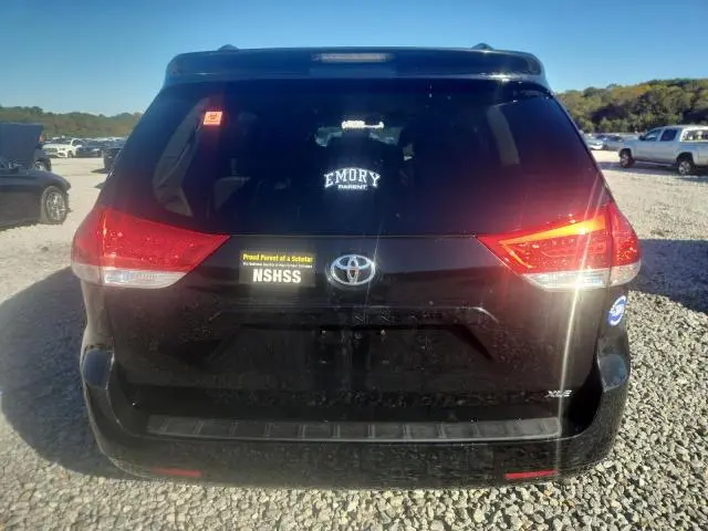 2011 TOYOTA SIENNA XLE  