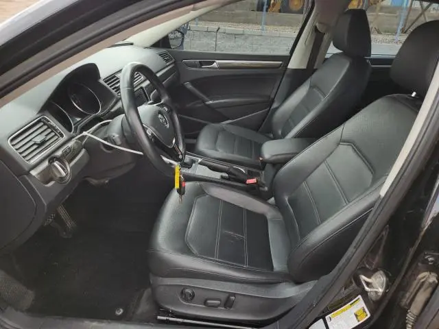 2016 VOLKSWAGEN PASSAT SE  