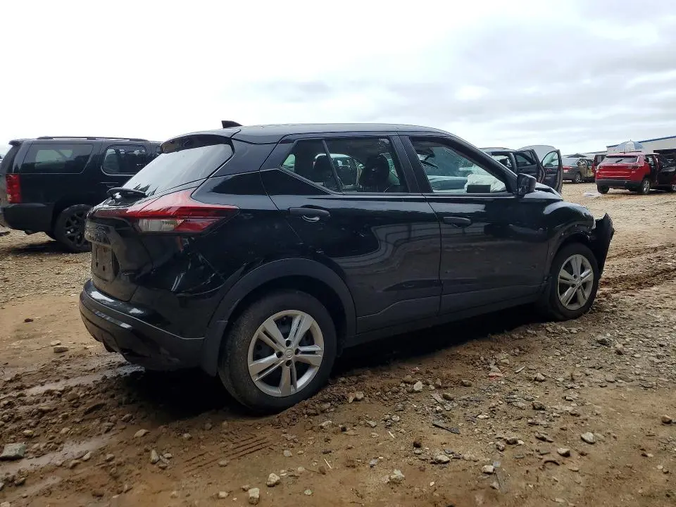 2023 NISSAN KICKS S  