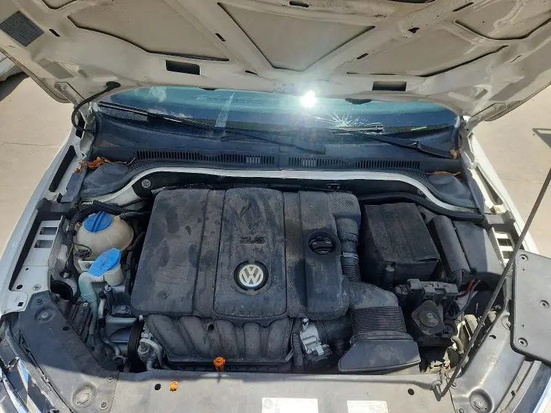 2012 VOLKSWAGEN JETTA SE  