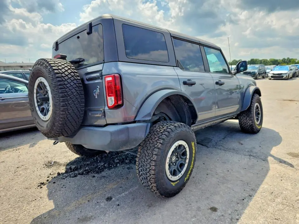 2023 FORD BRONCO BASE  