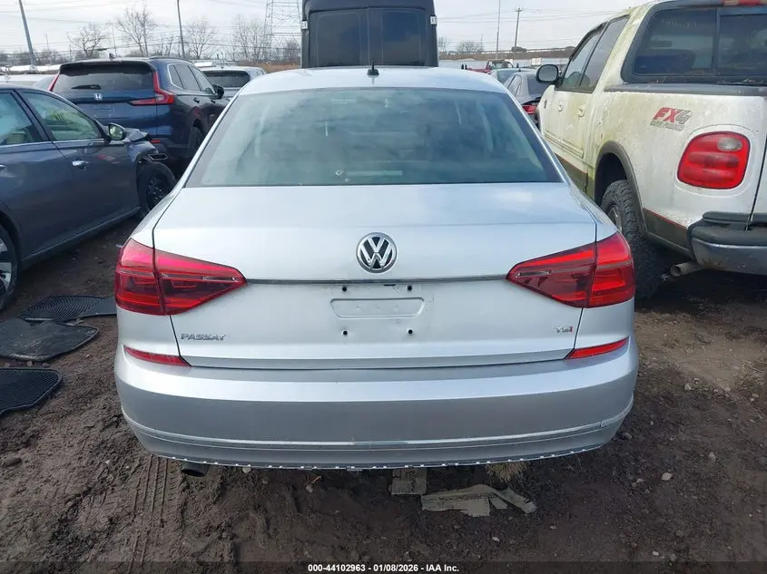 2017 VOLKSWAGEN PASSAT 1.8T S