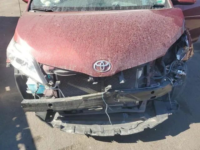 2011 TOYOTA SIENNA XLE  