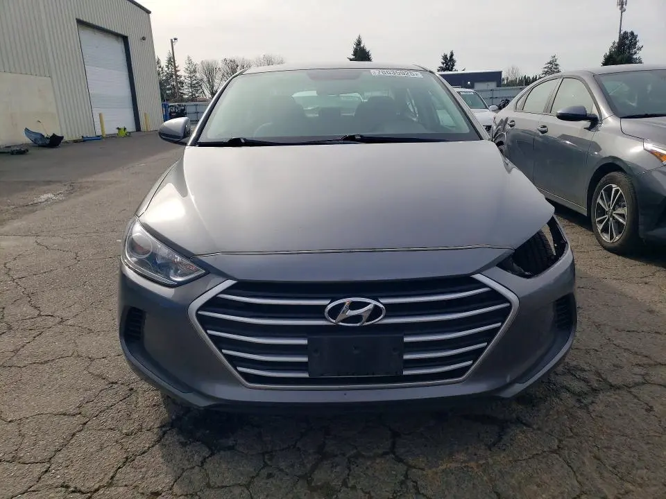 2018 HYUNDAI ELANTRA SE  
