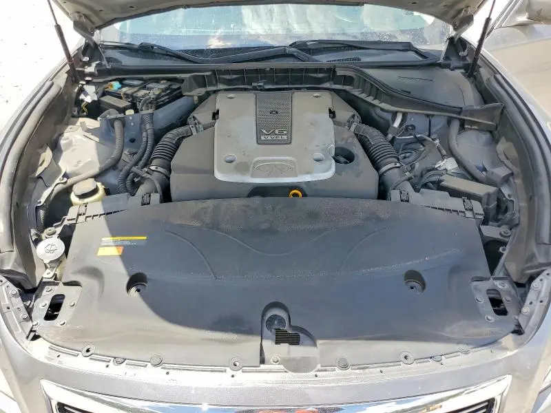 2014 INFINITI Q70 3.7  