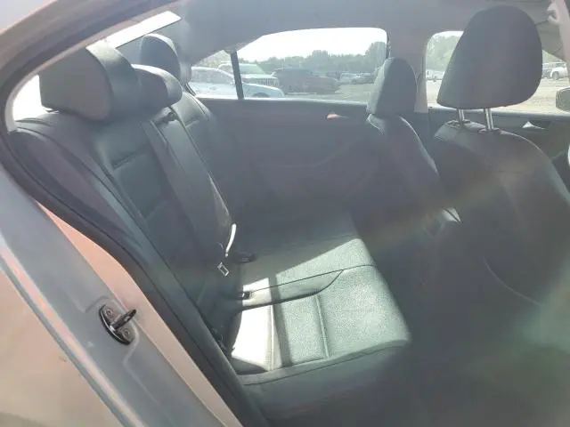 2011 VOLKSWAGEN JETTA SE  