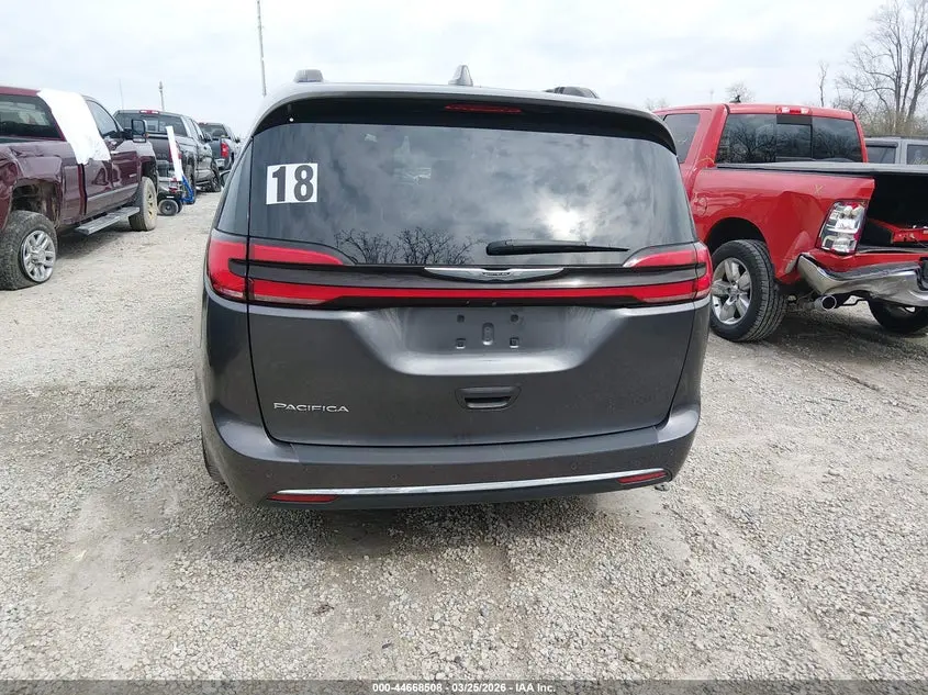 2022 CHRYSLER PACIFICA TOURING L
