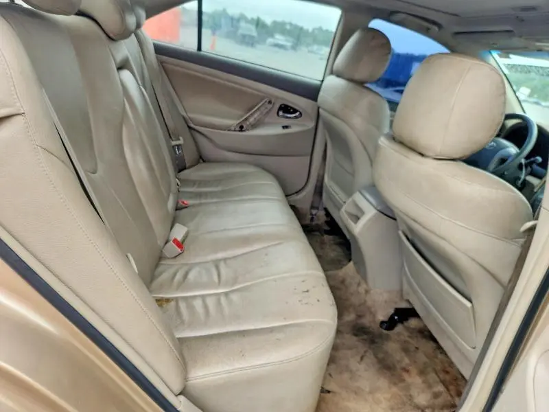 2010 TOYOTA CAMRY LE  