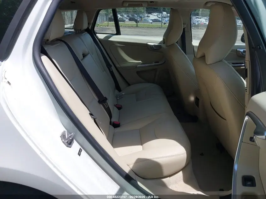 2015 VOLVO V60 T5 PREMIER