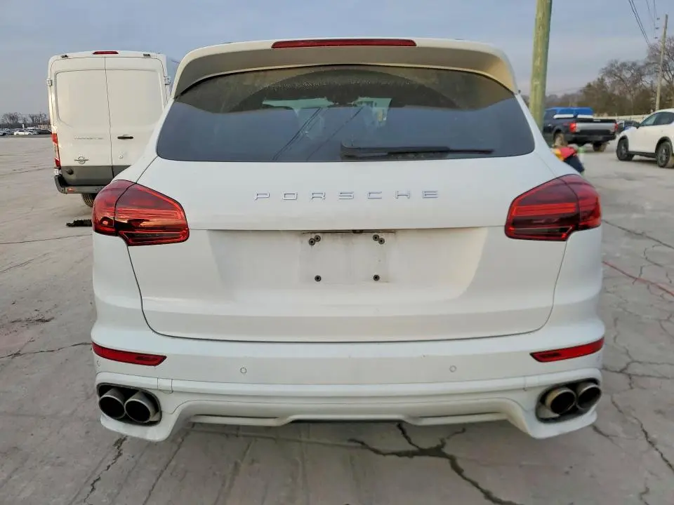 2016 PORSCHE CAYENNE S  