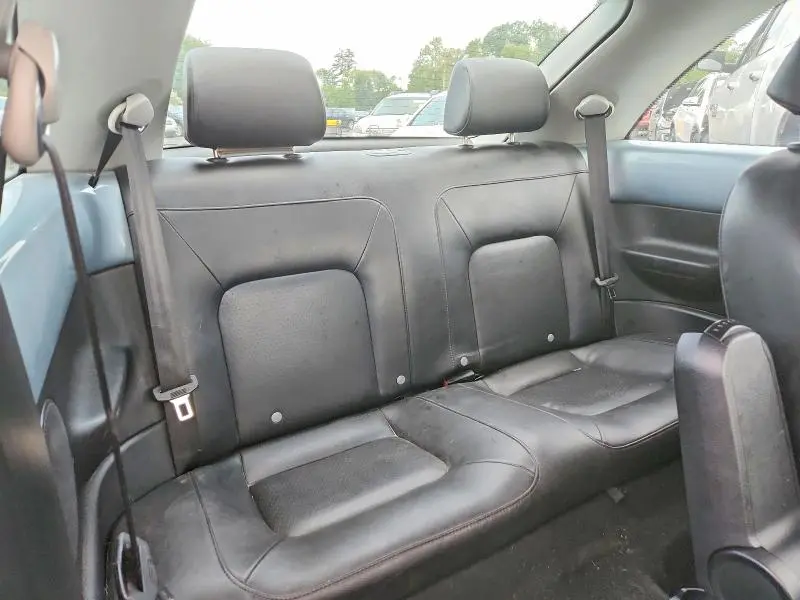 2010 VOLKSWAGEN NEW BEETLE   