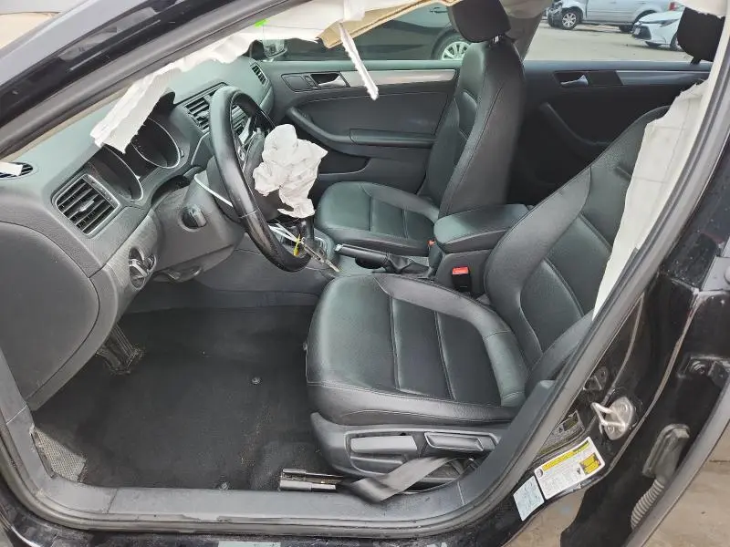 2016 VOLKSWAGEN JETTA SE  