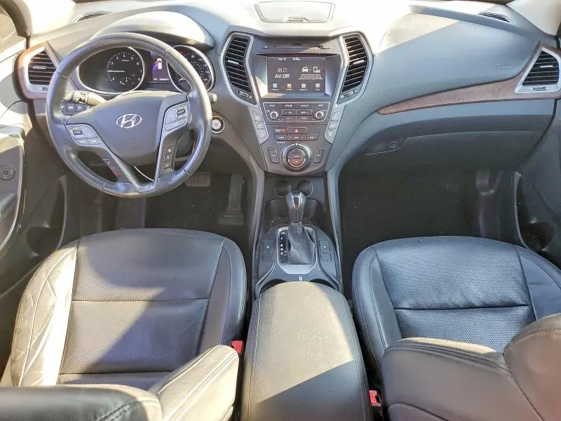 2018 HYUNDAI SANTA FE SE  