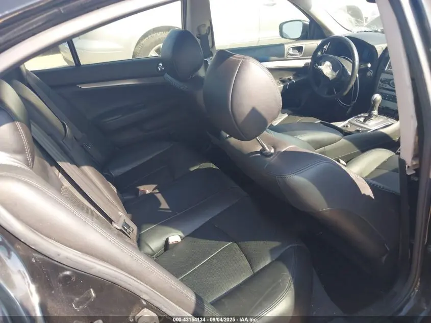 2010 INFINITI G37 JOURNEY