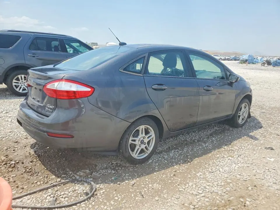 2017 FORD FIESTA SE  