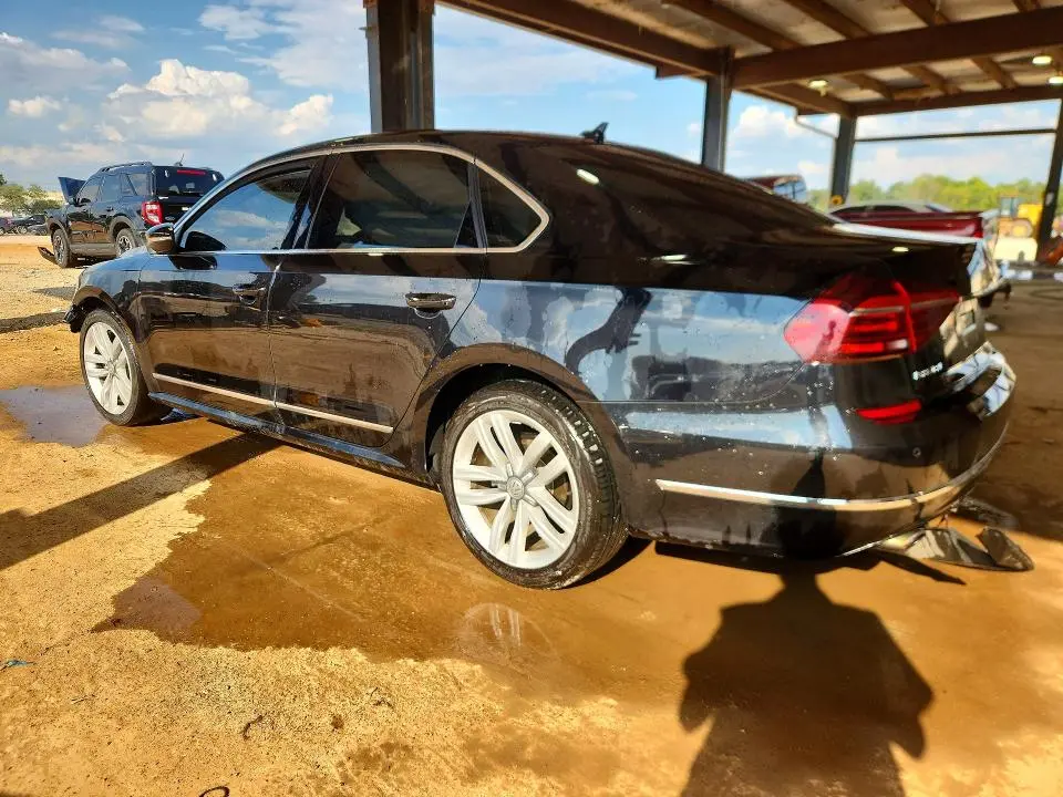 2017 VOLKSWAGEN PASSAT SE  