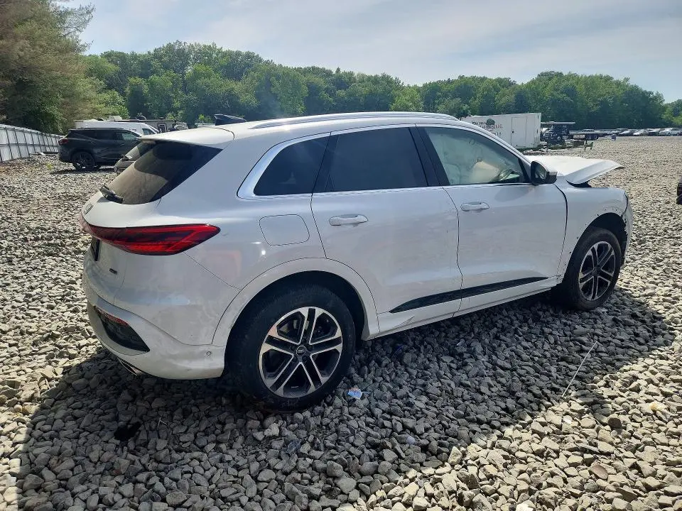 2025 AUDI Q5 PREMIUM  