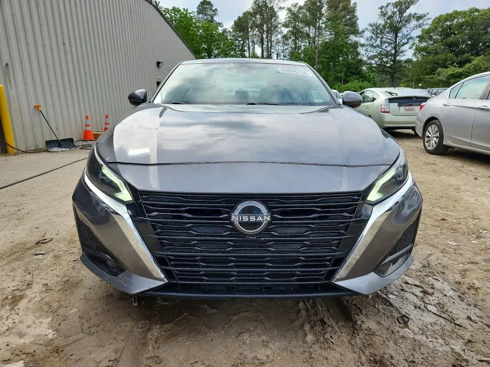 2023 NISSAN ALTIMA SV  