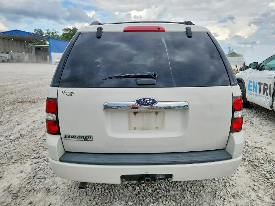 2010 FORD EXPLORER XLT  