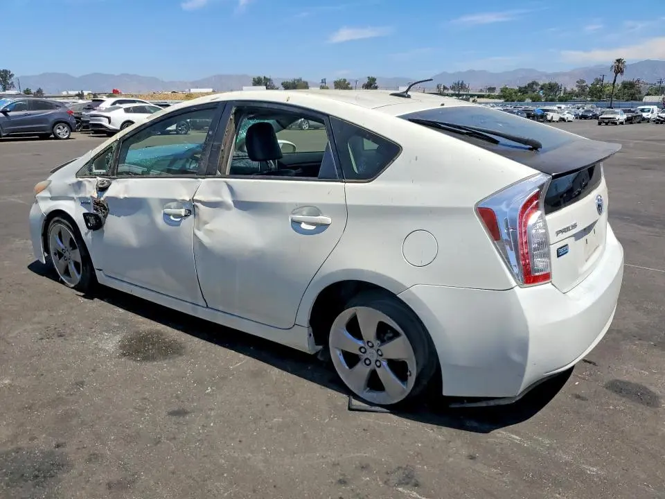 2013 TOYOTA PRIUS PERSONA SERIES SE  