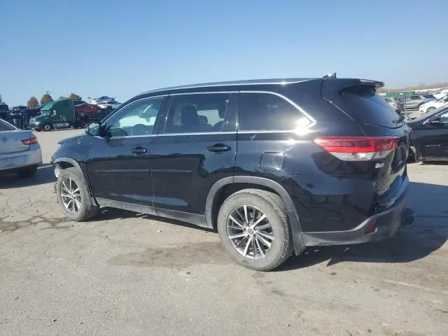 2019 TOYOTA HIGHLANDER SE  