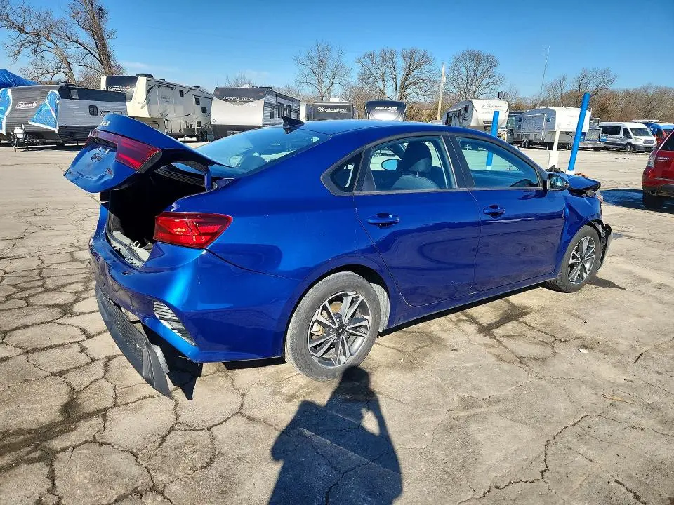 2024 KIA FORTE LXS  