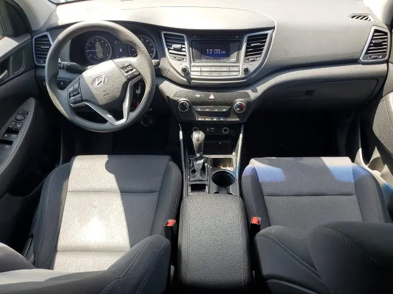 2018 HYUNDAI TUCSON SE  