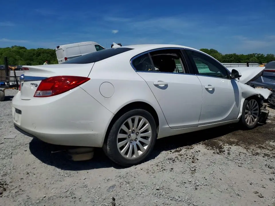 2011 BUICK REGAL   