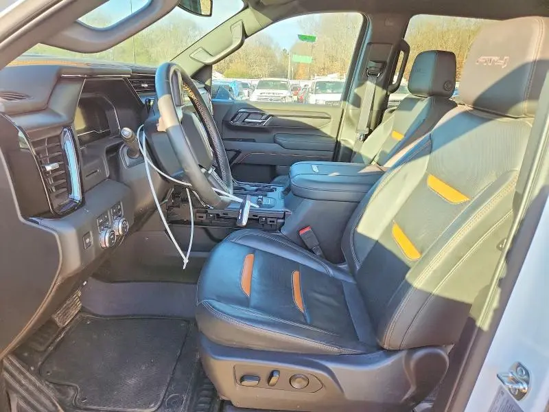 2025 GMC SIERRA K2500 AT4  