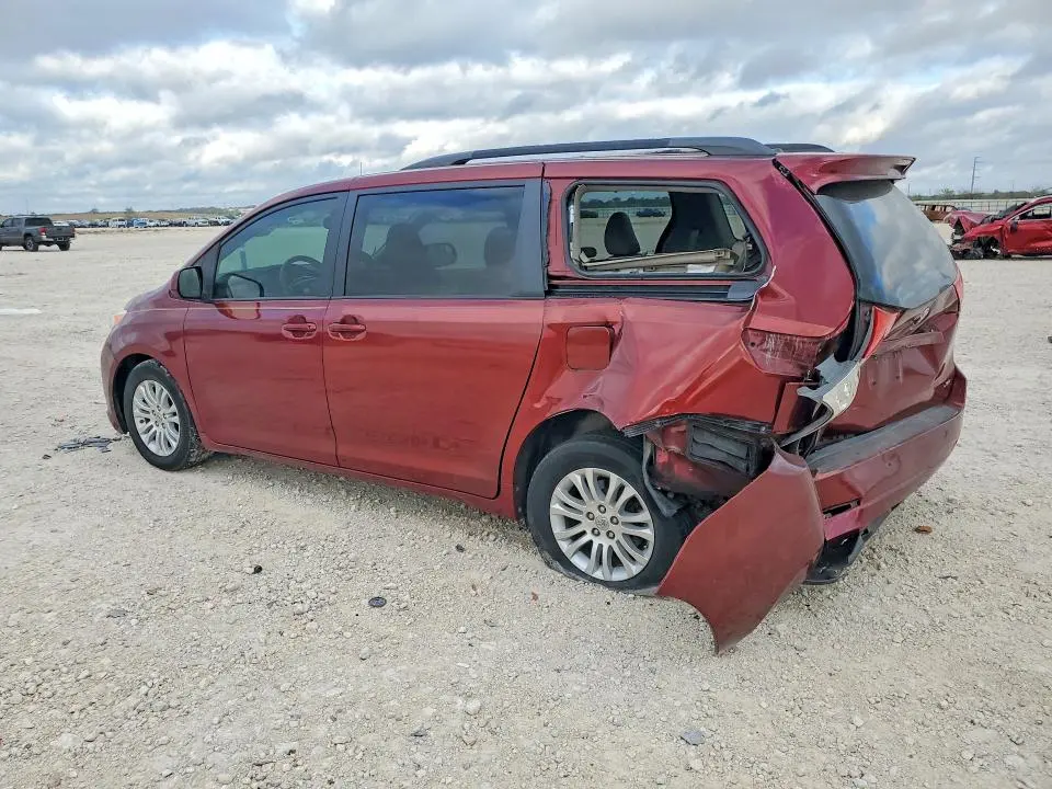 2011 TOYOTA SIENNA XLE 8-PASSENGER  