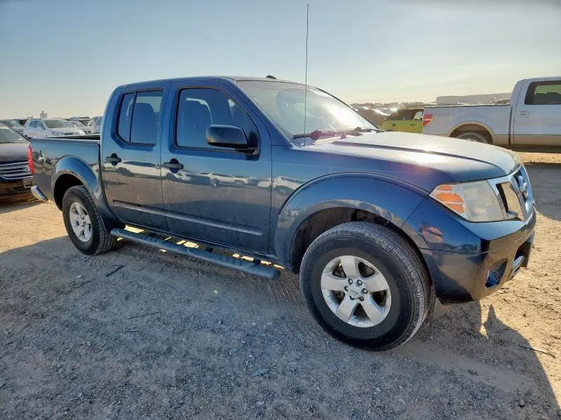 2013 NISSAN FRONTIER S  