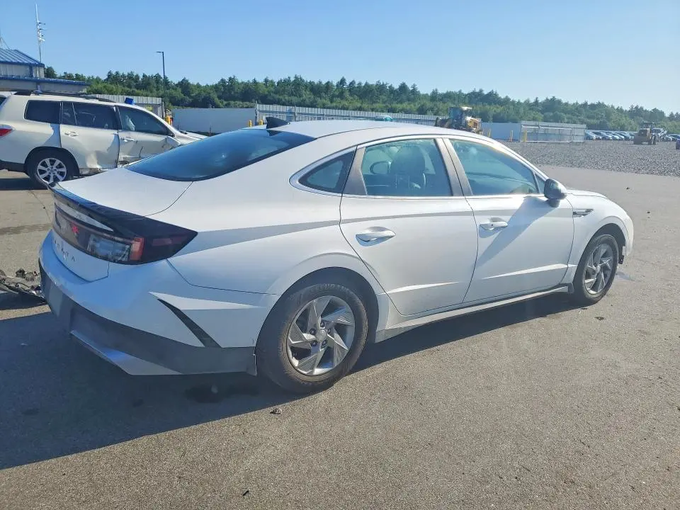 2025 HYUNDAI SONATA SE  