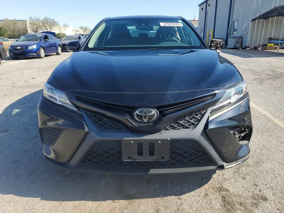 2020 TOYOTA CAMRY SE  