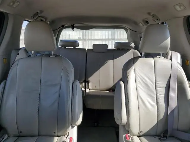 2012 TOYOTA SIENNA XLE  