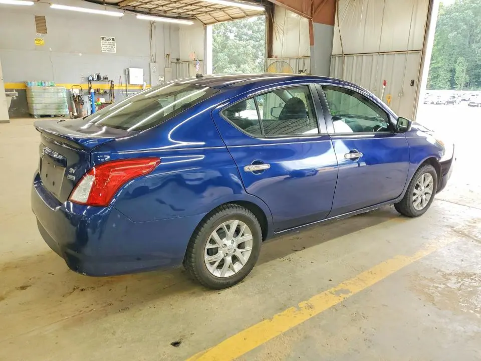 2018 NISSAN VERSA SV  
