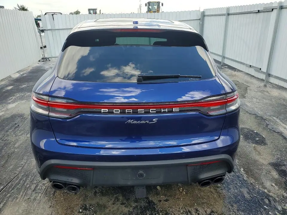 2024 PORSCHE MACAN S  