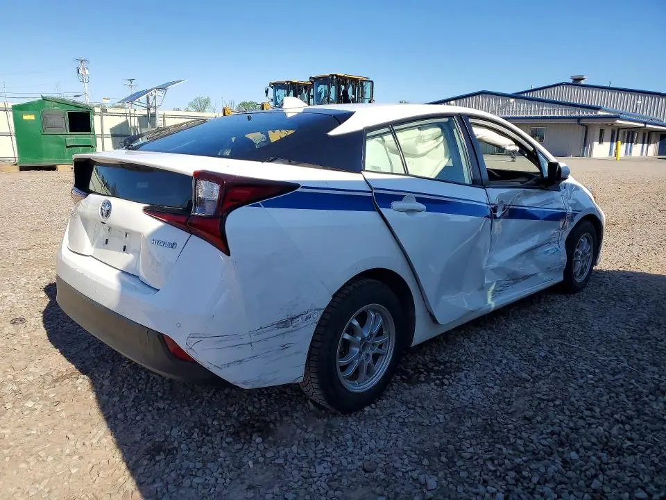 2022 TOYOTA PRIUS LE  