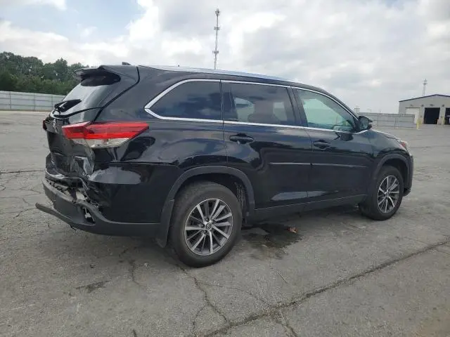 2019 TOYOTA HIGHLANDER SE  