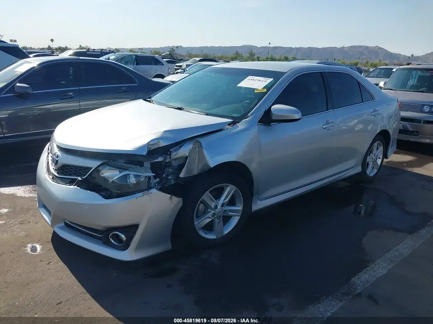 2013 TOYOTA CAMRY SE