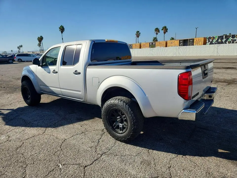 2013 NISSAN FRONTIER SV  