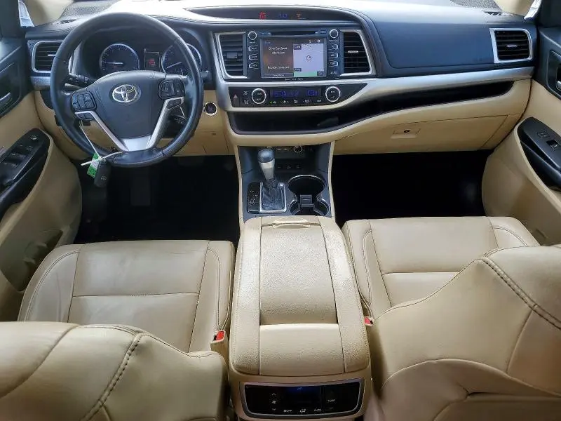 2019 TOYOTA HIGHLANDER XLE  